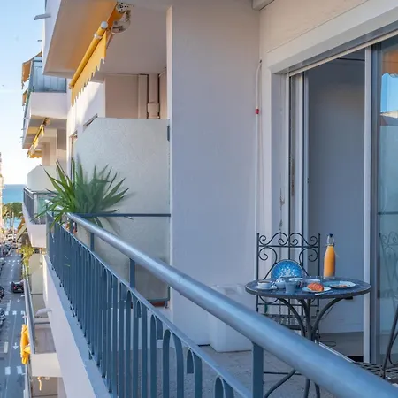 Versailles Apartman *